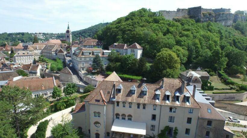 فندق Hôtel Restaurant Spa Le Sauvage