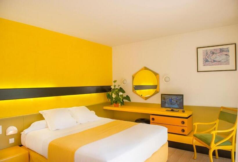 בית מלון כפרי Hôtel Urbain V