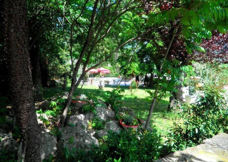 בית מלון כפרי La Pierre Lys