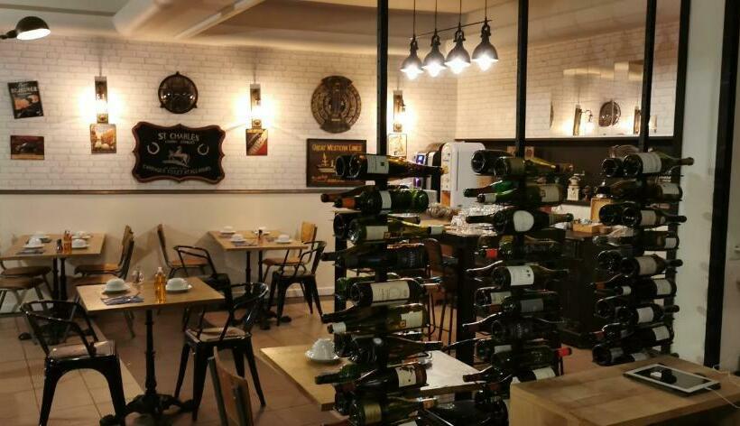 ホテル Hôtel Restaurant La Voile   Le Dock Er