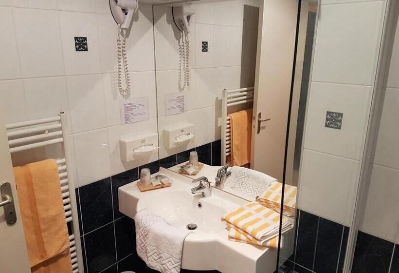 Отель Le Moulin Du Gastronome