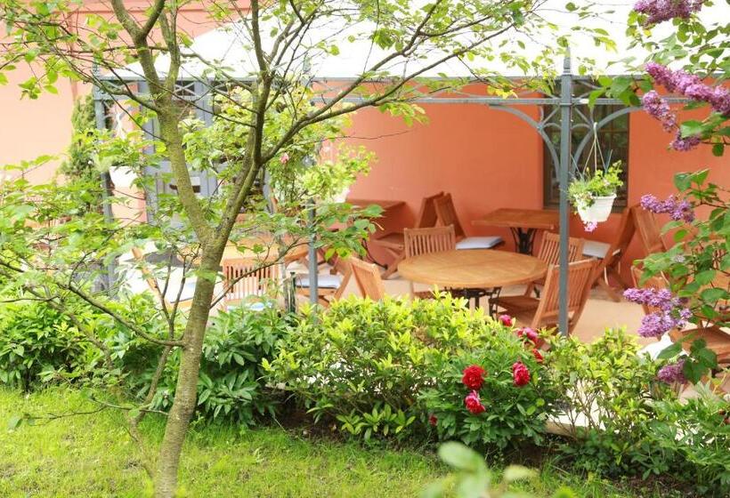 Отель Le Moulin Du Gastronome