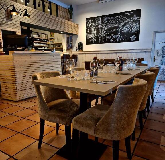 Отель Le Relais De La Calèche