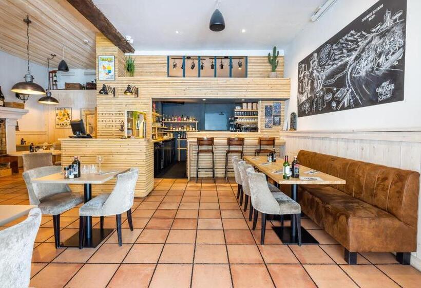 Отель Le Relais De La Calèche