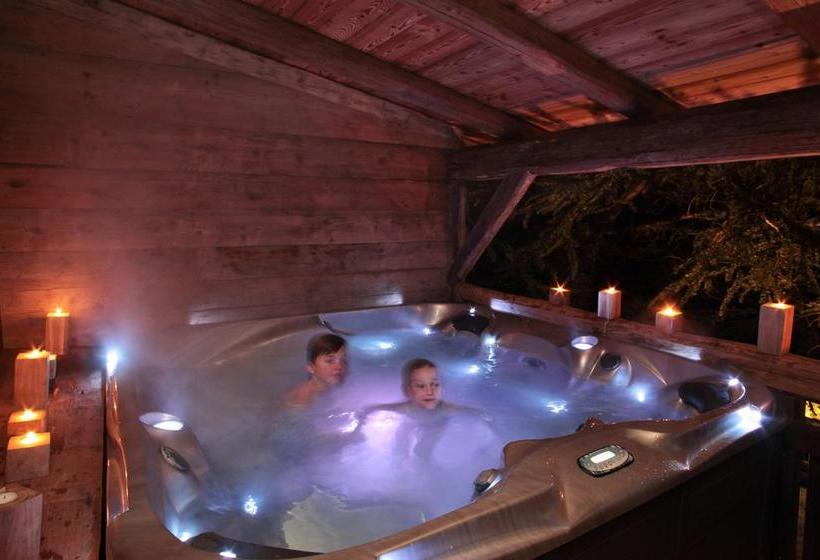 فندق Les Chalets Hôtel De La Croix Fry