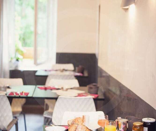 ホテル Les Olivades