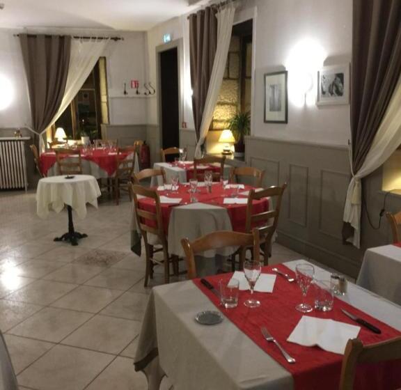 Отель Relais De Beze