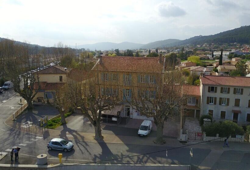 בית מלון כפרי Restaurant Le Castel Fleuri