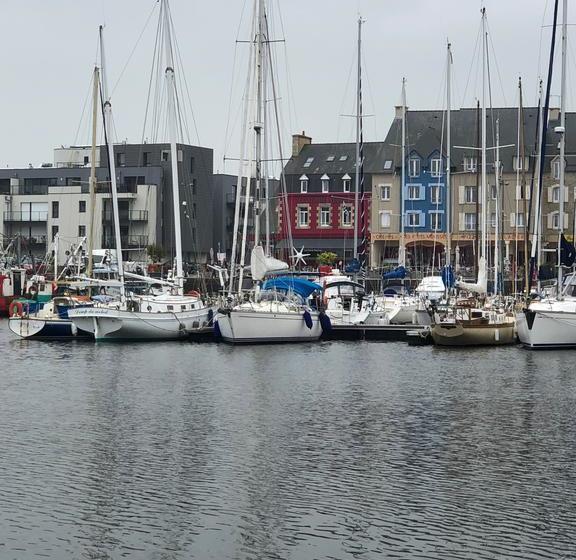 هتل Hôtel Restaurant Le Terre Neuvas