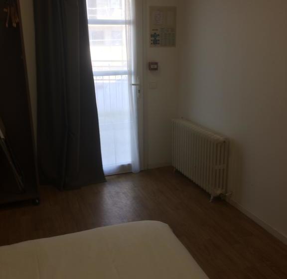 هتل Hôtel Restaurant Le Terre Neuvas