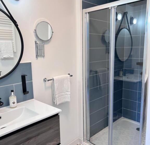 Отель Restaurant Les Paquebots