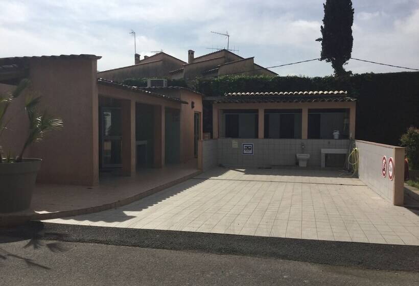 استراحتگاه Camping Les Cigales