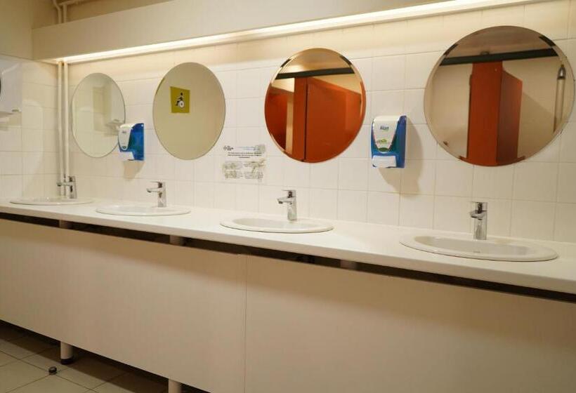 הוסטל The People   Lille