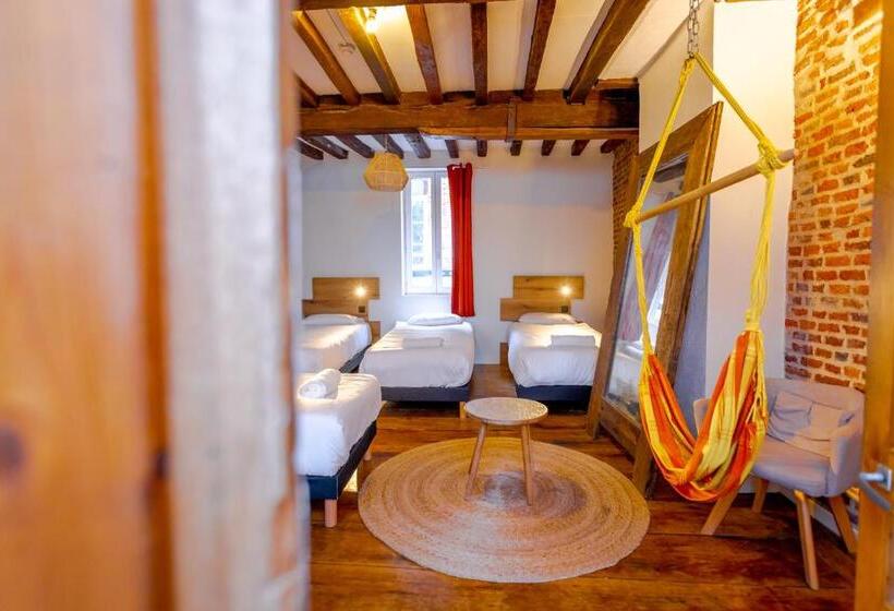 הוסטל The People   Lille