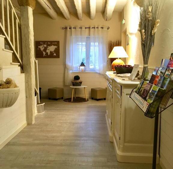 ユースホステル Logis Hotel L  Auberge D Uzes