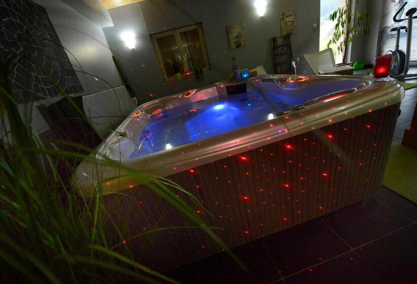 مبيت وإفطار Chambres D'hôtes Couleurs Bois & Spa