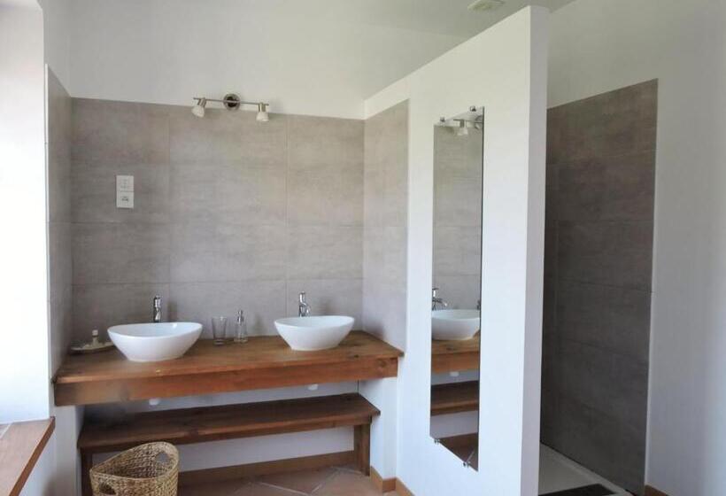 צימר Domaine Le Castelet