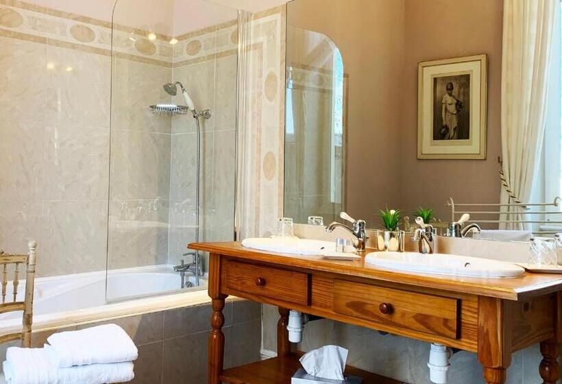 住宿加早餐  Enclos De L'evêché