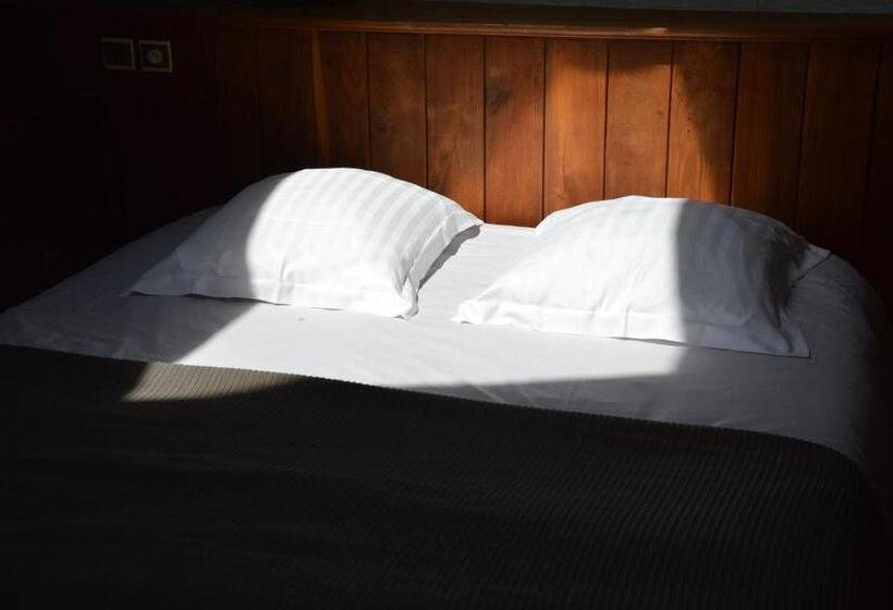 مبيت وإفطار La Grange De Coatélan