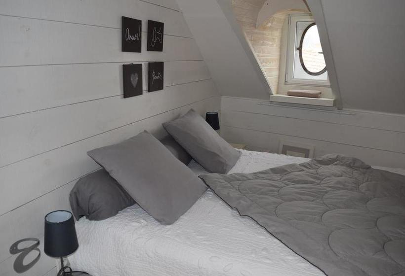 تختخواب و صبحانه La Maison De Marie Caroline