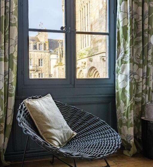 تختخواب و صبحانه La Maison Pavie