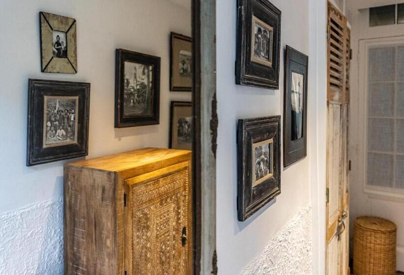 تختخواب و صبحانه La Maison Pavie