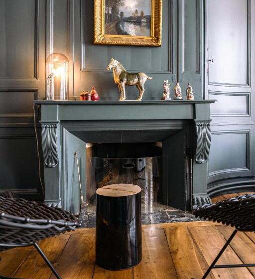 تختخواب و صبحانه La Maison Pavie