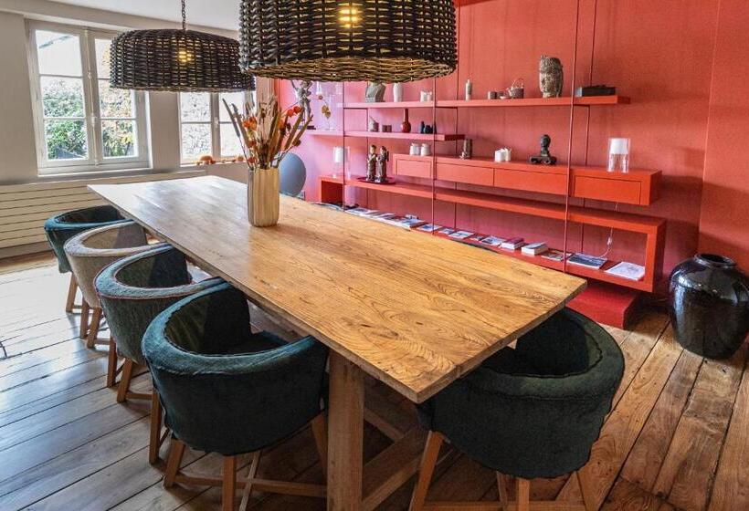 تختخواب و صبحانه La Maison Pavie