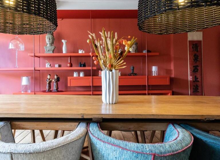 تختخواب و صبحانه La Maison Pavie