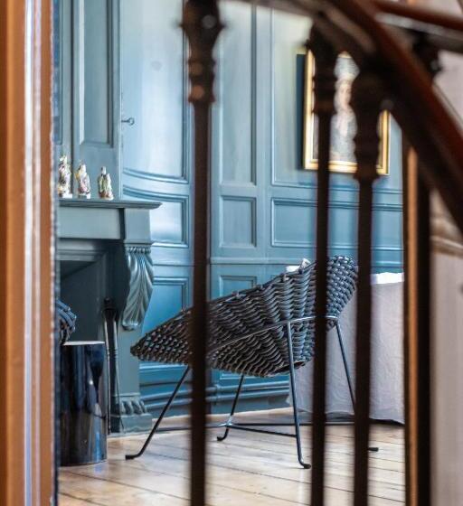 تختخواب و صبحانه La Maison Pavie