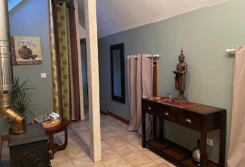 مبيت وإفطار Le Clos De La Challangette