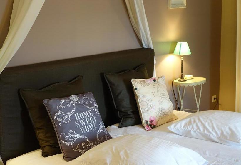 住宿加早餐  Le Logis De La Poupelière