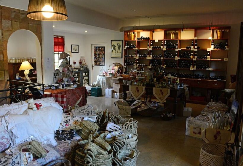 مبيت وإفطار Les Demoiselles De Ladoix