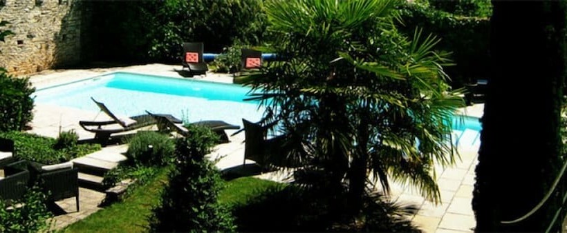 مبيت وإفطار Les Demoiselles De Ladoix