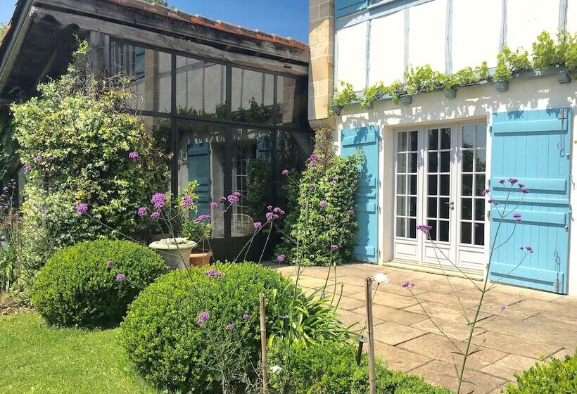 ベッドアンドブレックファースト Les Volets Bleus