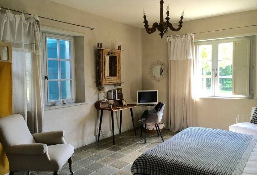 ベッドアンドブレックファースト Les Volets Bleus