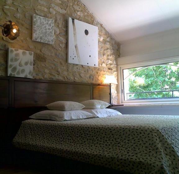 Le Mas De La Treille Bed & Breakfast