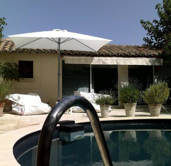 Le Mas De La Treille Bed & Breakfast