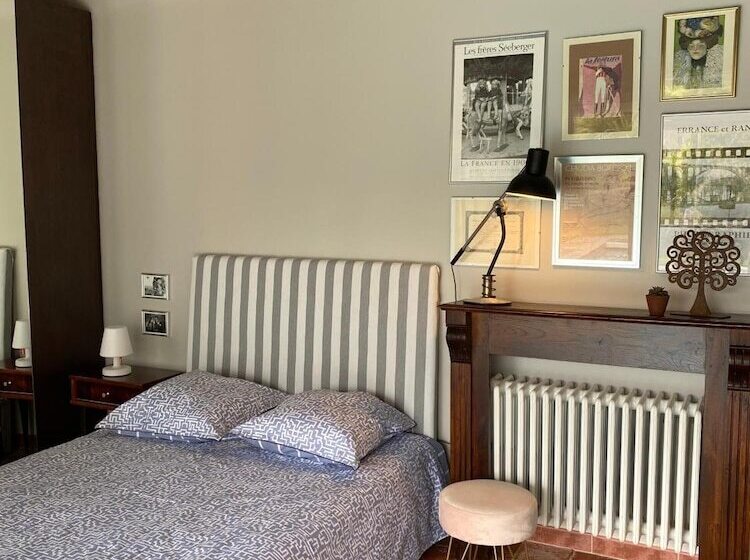 تختخواب و صبحانه Villa Tourelle