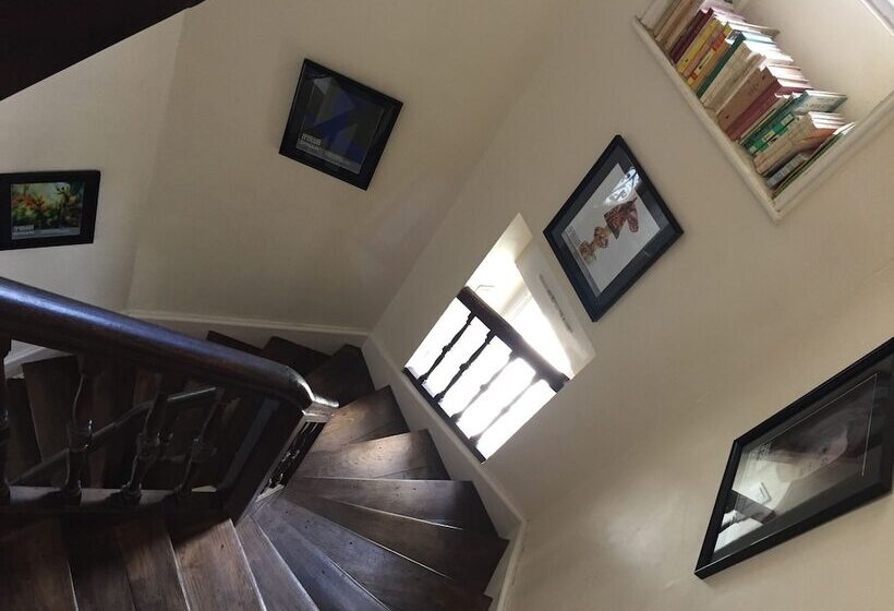 تختخواب و صبحانه Villa Tourelle