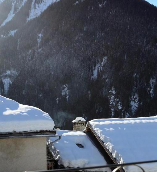 Chalet Hotel La Tarine