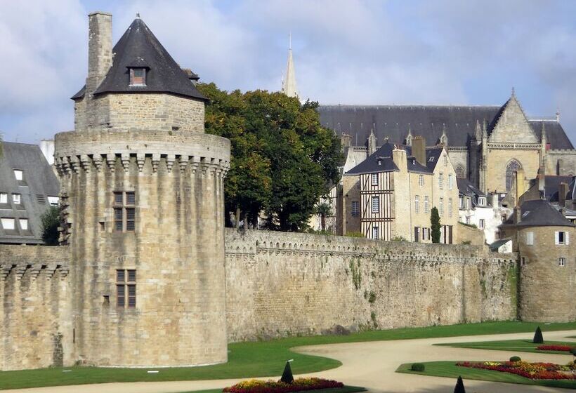 호텔 Appart Hôtel Le Liberté Vannes Centre Ville