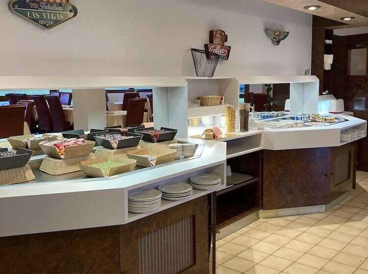 Brit Hotel Essentiel Moulins Avermes