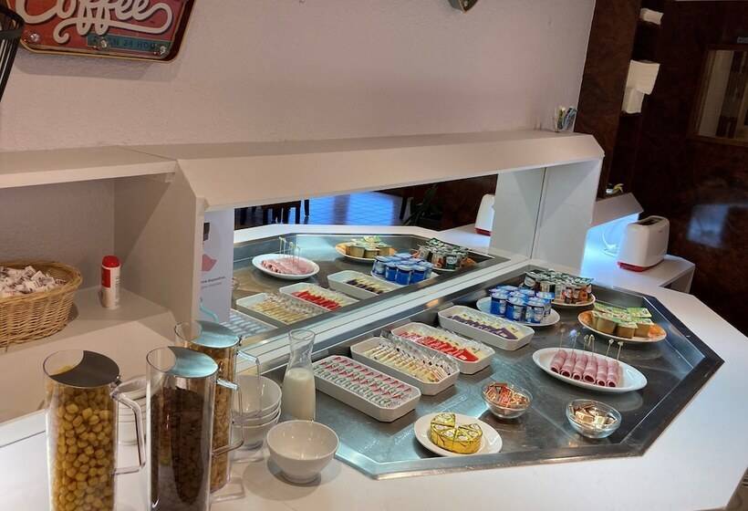 Brit Hotel Essentiel Moulins Avermes