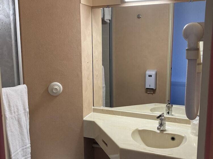 Brit Hotel Essentiel Moulins Avermes