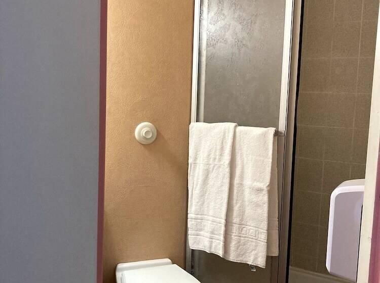 Brit Hotel Essentiel Moulins Avermes