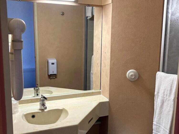 Brit Hotel Essentiel Moulins Avermes