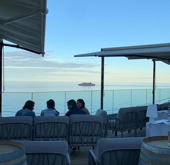 호텔 Calavita Rooftop & Spa