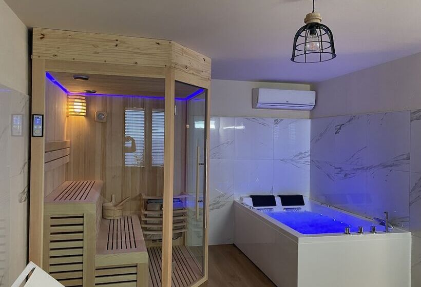 هتل Calavita Rooftop & Spa