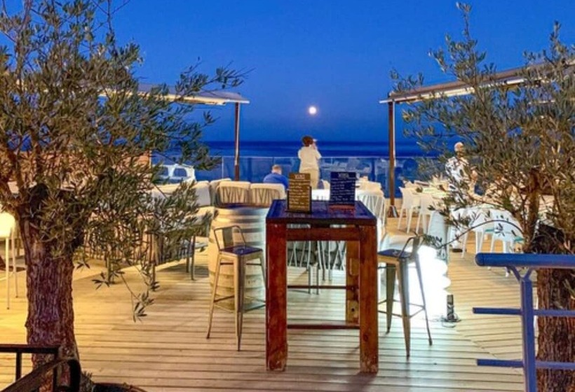 호텔 Calavita Rooftop & Spa